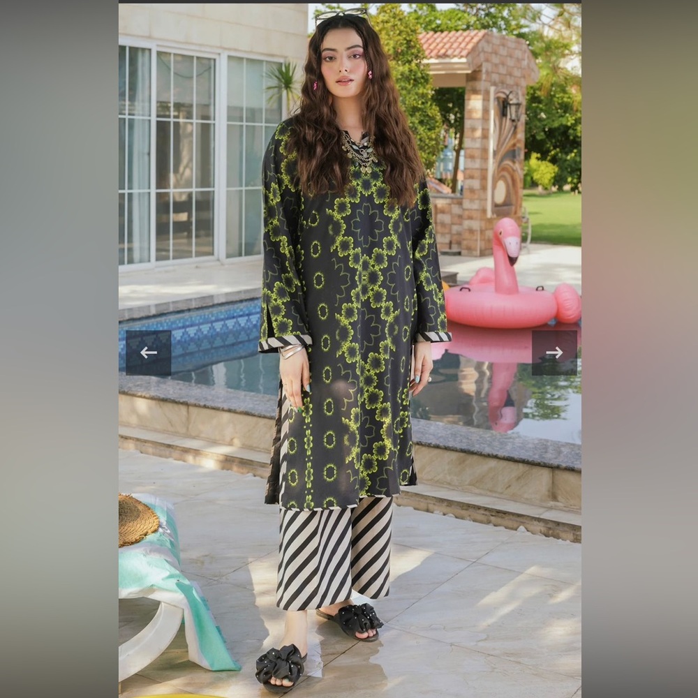 CHARIZMA Black and Green Patterned Dress